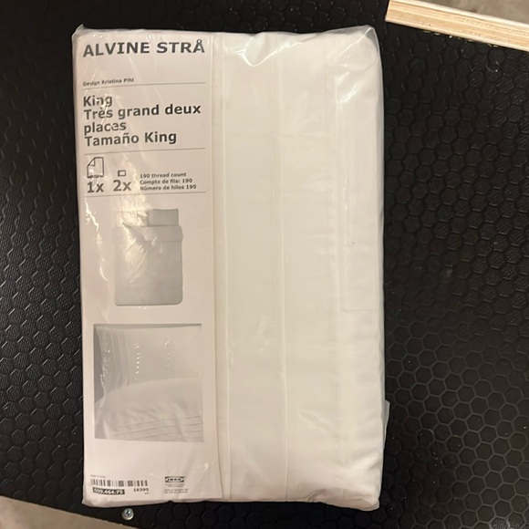 King duvet cover and 2 king pillow cases NWT - Picture 1 of 3